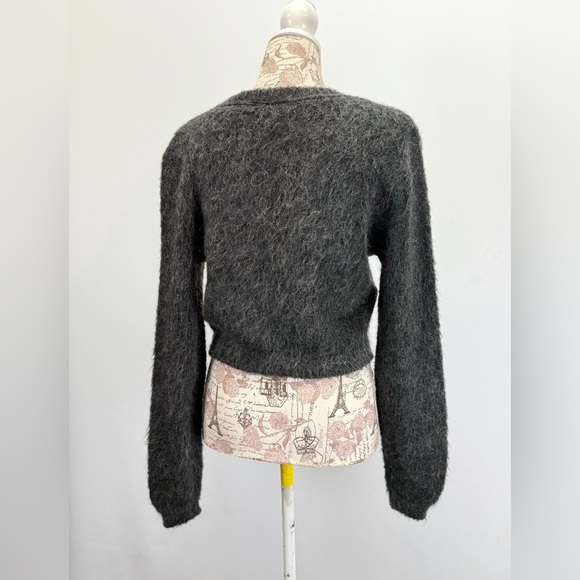 MODA INTERNATIONAL Gray fuzzy Crew Neck crop Sweater size S - Picture 7 of 12